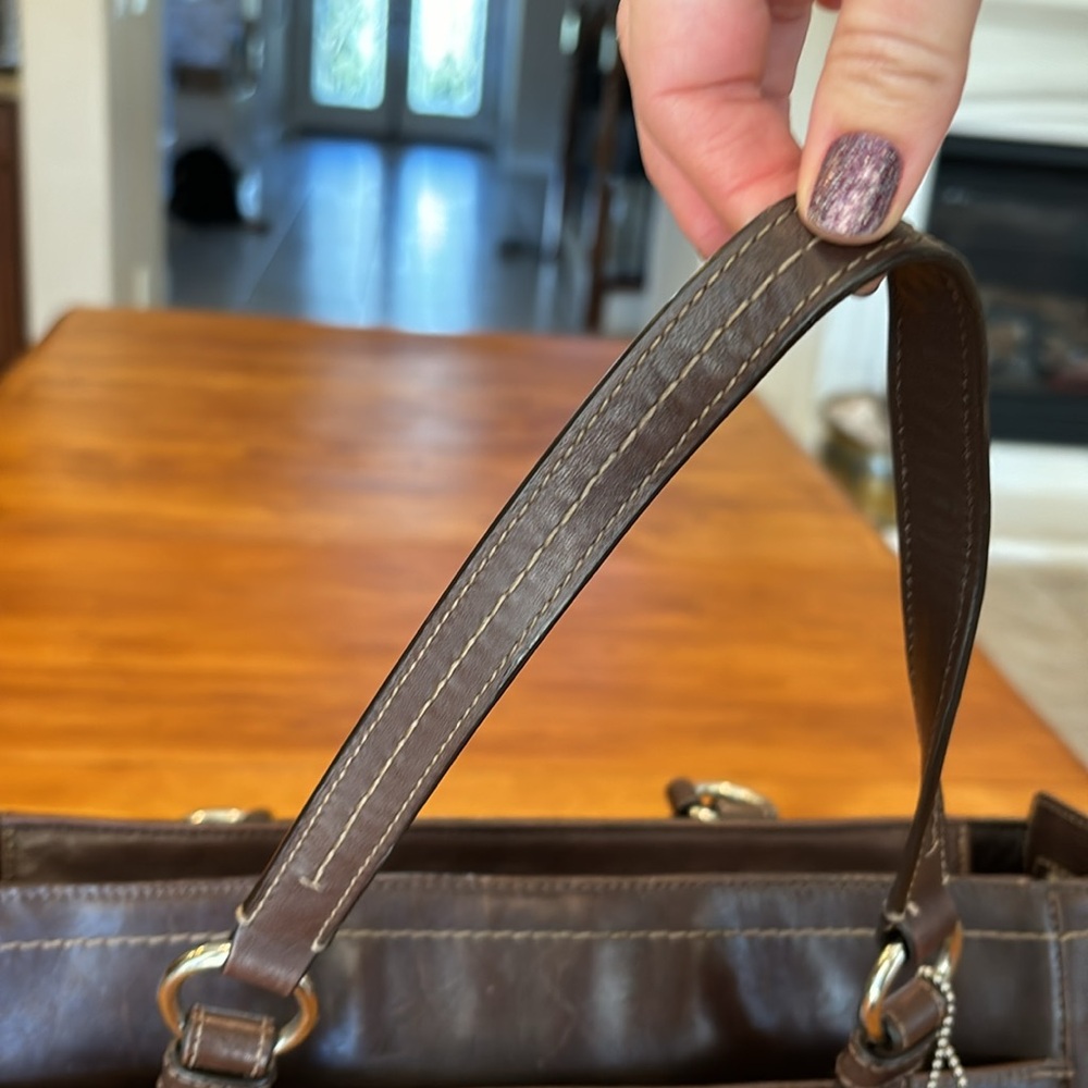 COACH TWO WAY TOTE BAG CHOCOLATE BROWN LEATHER REMOVABLE STRAP SILVER HARDWARE🤎 - Picture 5 of 17